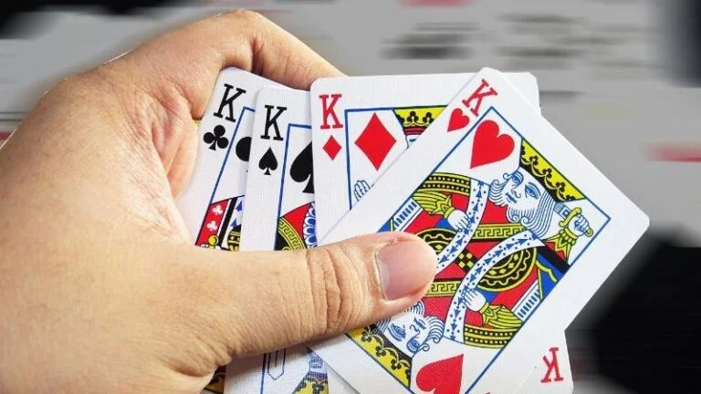 Sử Dụng Tứ Quý Một Cách Khéo Léo
